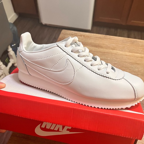 Nike Cortez All white - Picture 1 of 3